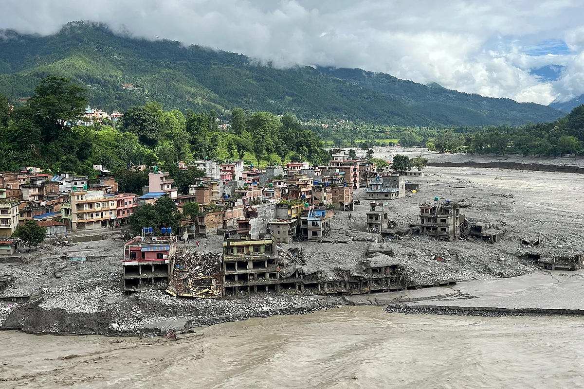 Rescue efforts continue as death toll crosses 1,050 in Nepal-Tibet floods
