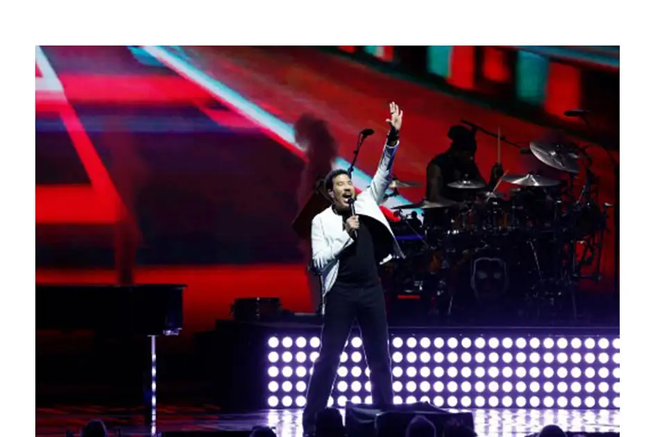 Lionel Richie nach Krankenhausaufenthalt im Anschluss an Konzert wieder zu ...