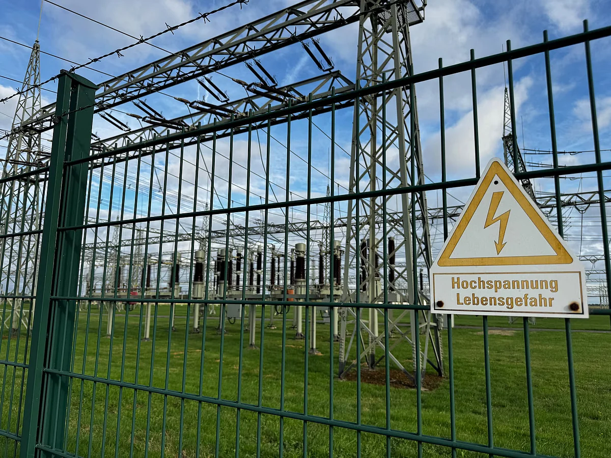 Germany power grid attacks: Police hunt suspect after explosives found at home