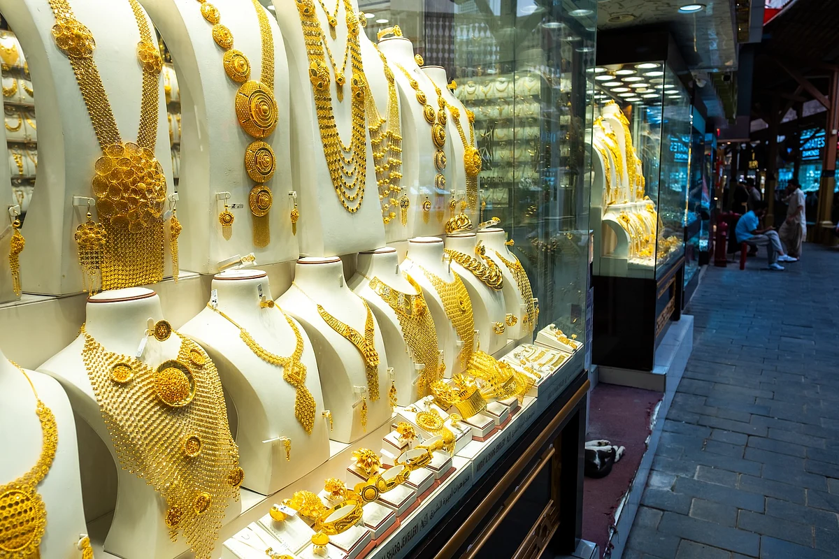 Dubai gold prices drop as US-Iran tension escalates