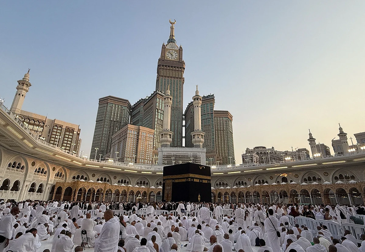 Saudi Arabia says Houthis target Makkah, warn of 'red line' amid attacks