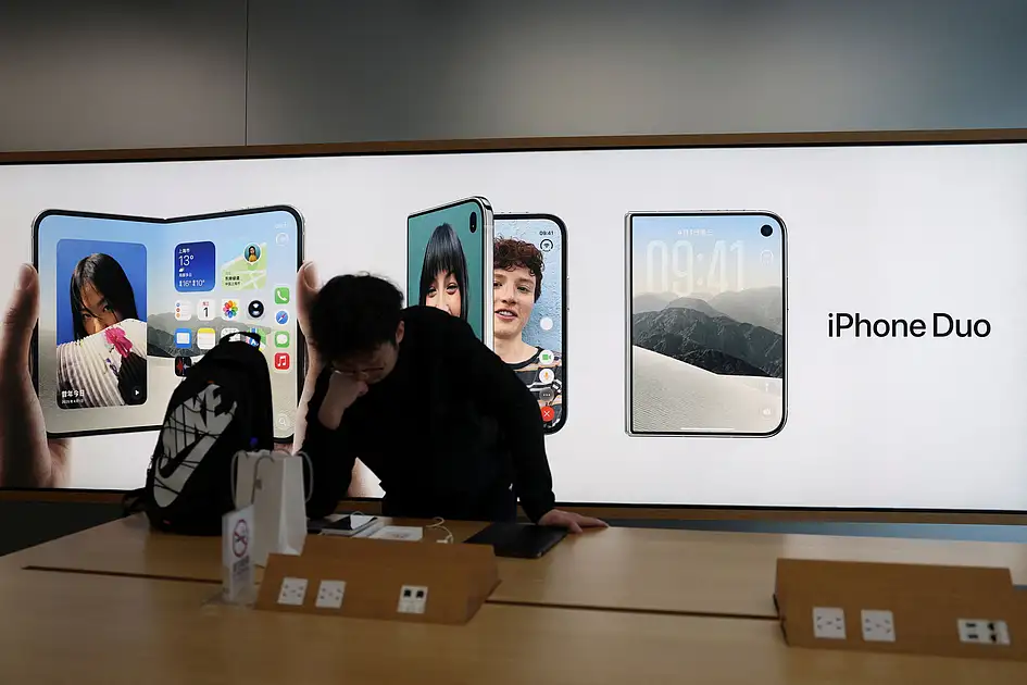 Dubai buyers wait for Apple iPhone Duo until Jan 2027