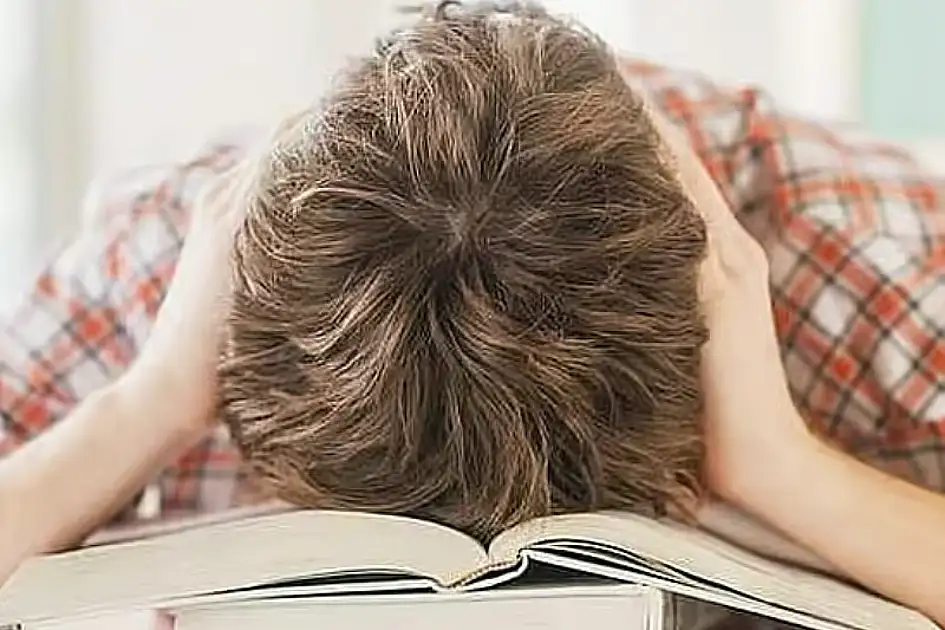 UAE Teens Struggle to Start School Mornings