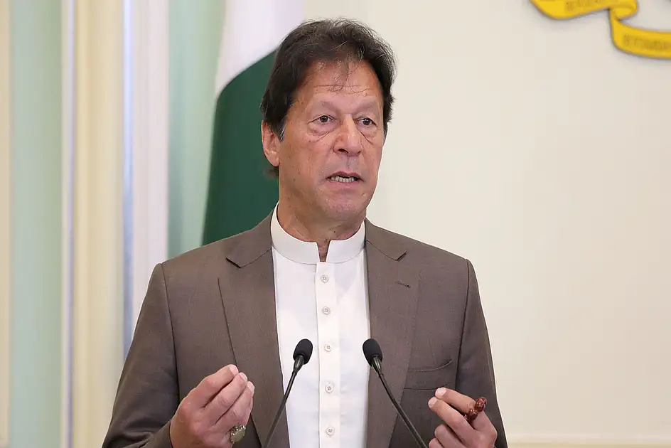 Pakistans Ex-Premierminister Imran Khan unterzieht sich im Gefängnis einer ...