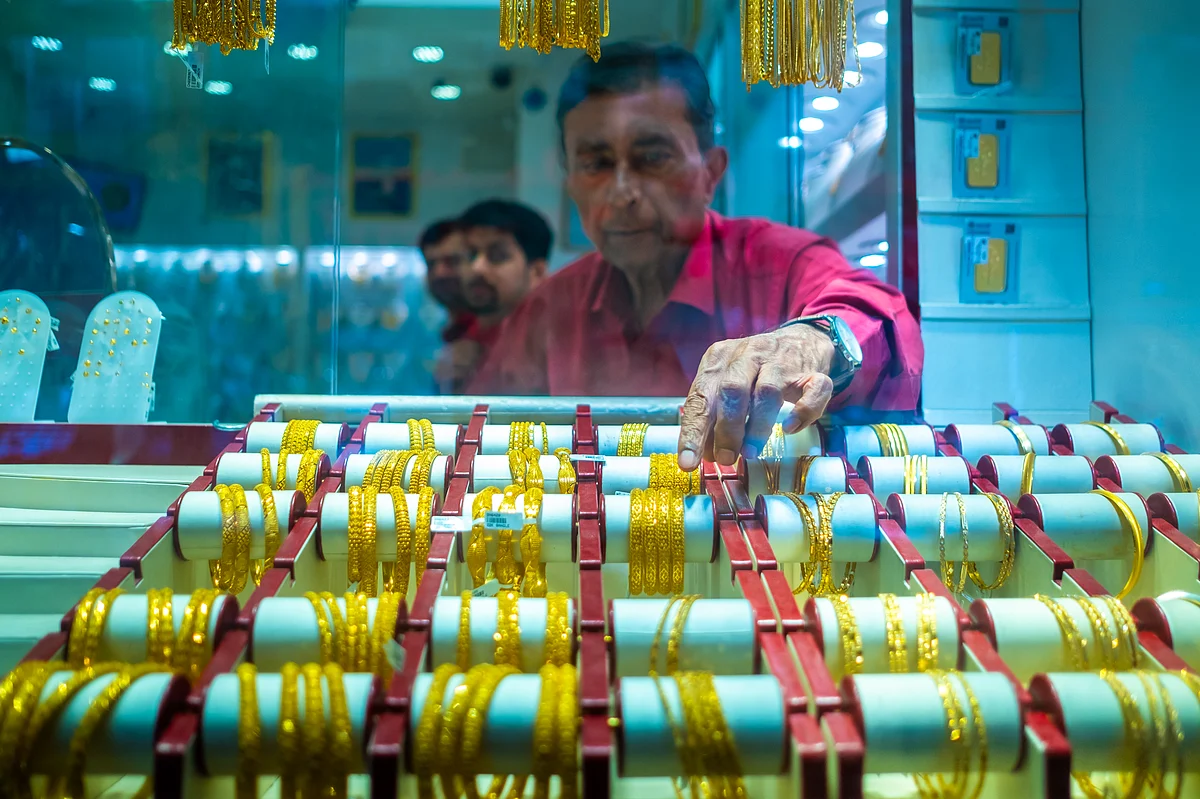 Dubai gold prices drop below Dh500 per gram amid Middle East conflict, high oil prices