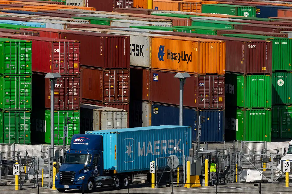 Record imports push US trade balance deep into the red in August