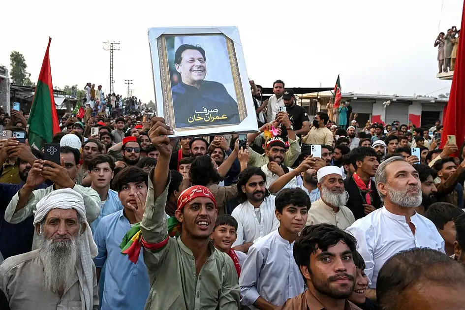Look: Fervour and fury on Pakistan pro-Imran Khan 'long march'