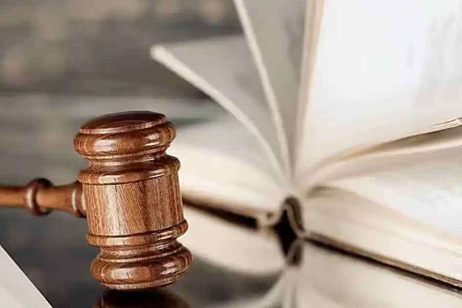 Dubai court jails five for luxury‑car rental fraud and staged crashes