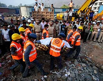 72 dead in Mumbai building collapse as search ends | Khaleej Times