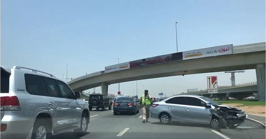 Accident on Sheikh Zayed road obstructs Dubai traffic | Khaleej Times