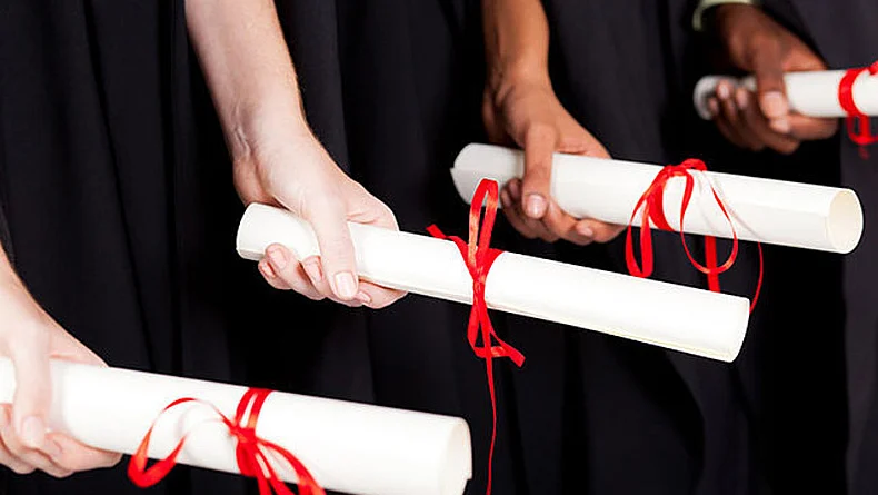 Proms, farewells return to #UAE schools for students after weeks of disruption