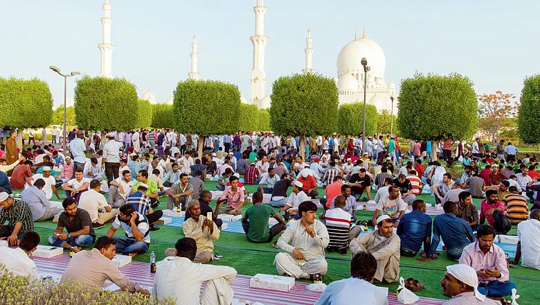 How Sheikh Zayed Grand Mosque’s mass iftar began with passing of founding father