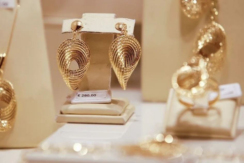 Gold prices in Dubai back to record high; Will 24,000 DH450 per gram meet today? Gold prices in Dubai back to record high; Will 24,000 DH450 per gram meet today?