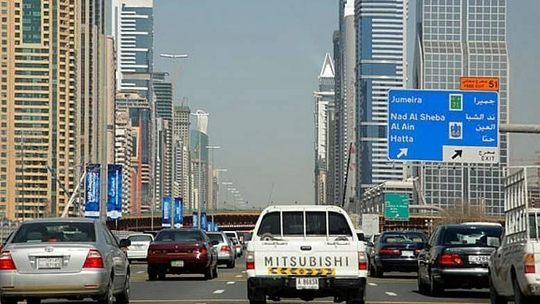 UAE traffic: Accident causes delay on Sheikh Zayed Road | Khaleej Times