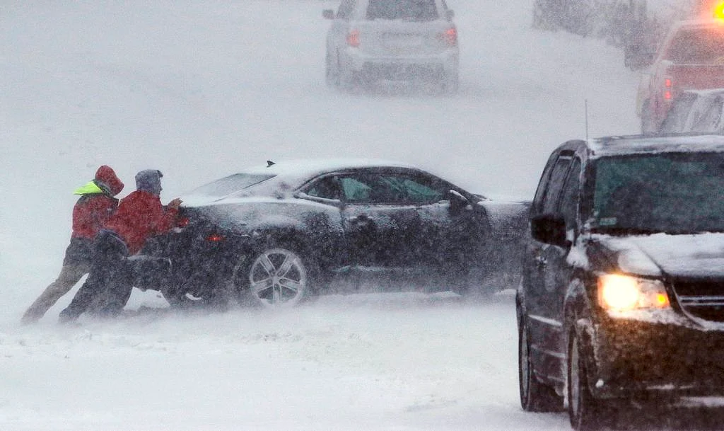 Snowstorm wreaks havoc in US