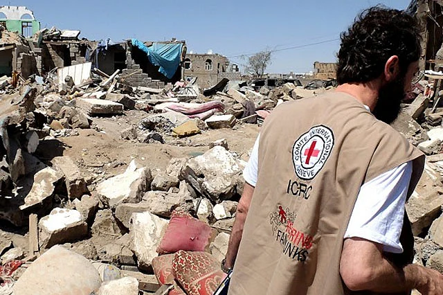 First ICRC medical personnel flight reaches Yemeni capital: Official ...