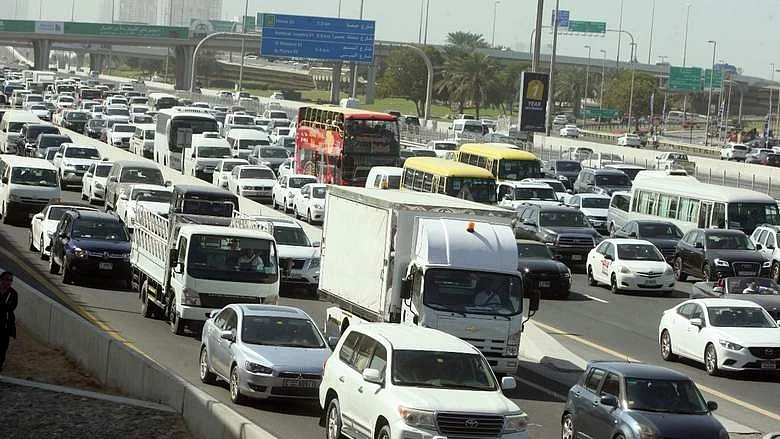 UAE traffic: Accident causes delay on Sheikh Zayed Road | Khaleej Times