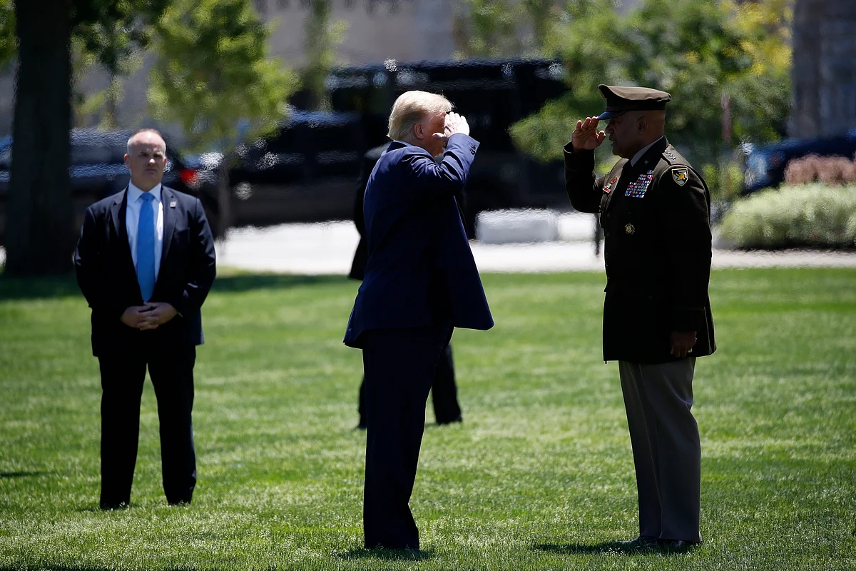 Trump's unsteady ramp walk raises new health questions | Khaleej Times