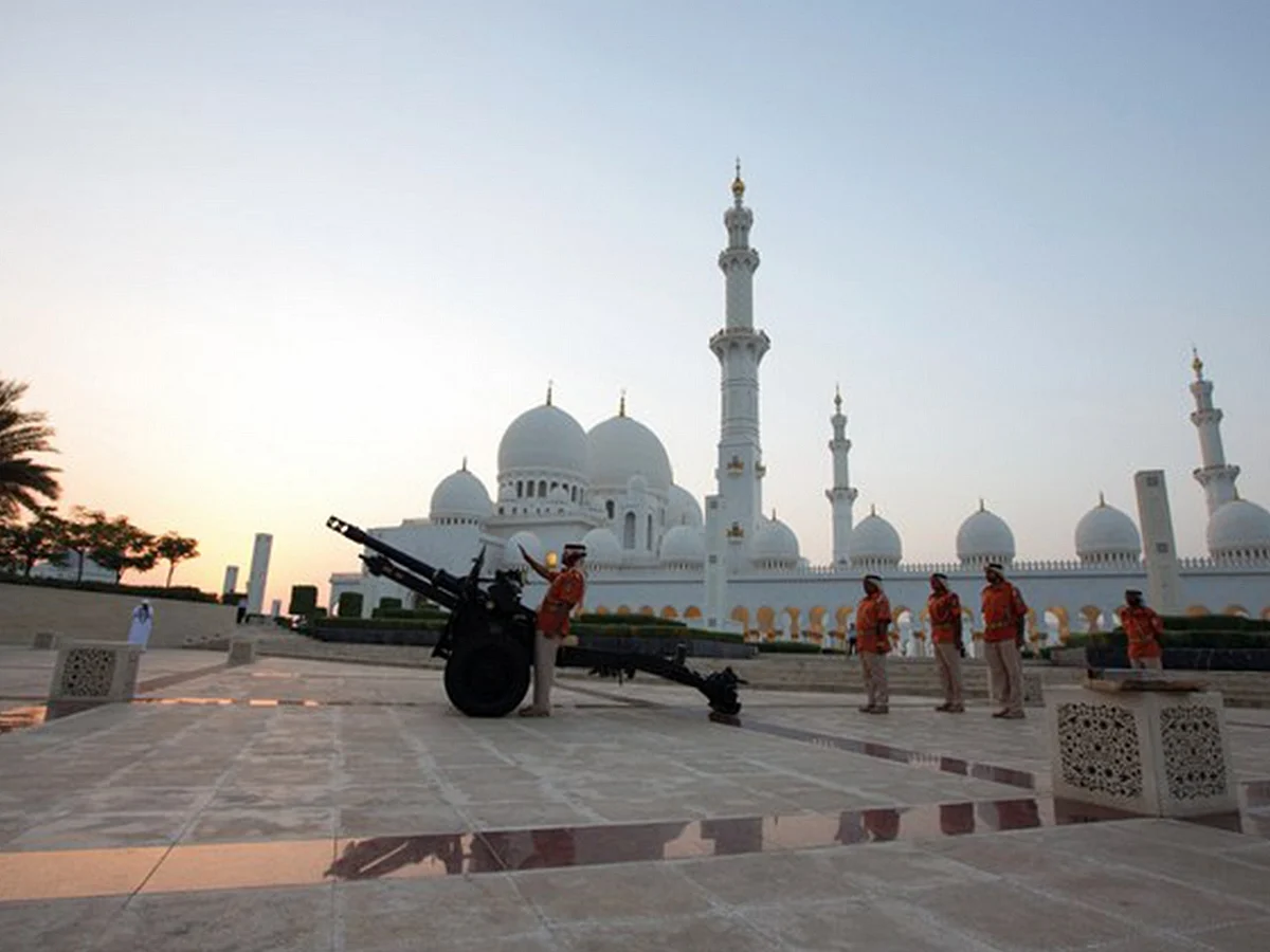 100 taxis, extra buses deployed for Sheikh Zayed Grand Mosque crowds on final Ramadan nights