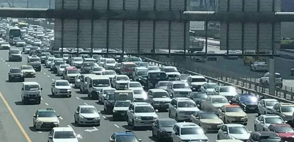 Vehicle catches fire on Dubai's Ittihad road | Khaleej Times
