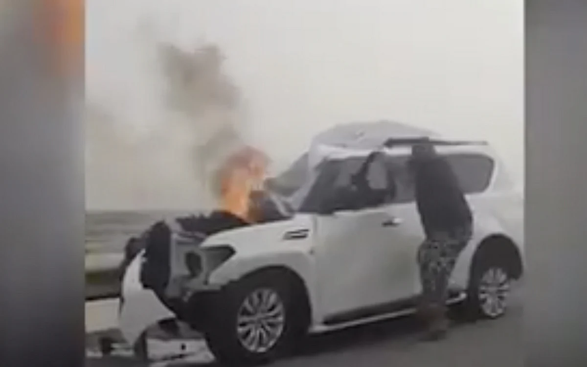Video: Dubai 'hero' cop rescues Emirati from burning car | Khaleej Times