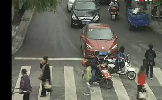 Video: Toddler survives after being run over by two vehicles | Khaleej ...