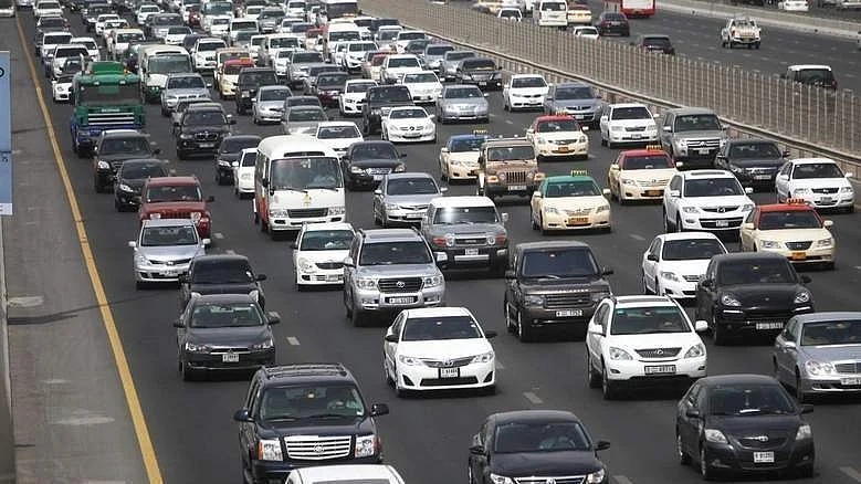 UAE traffic: Accident causes delay on Sheikh Zayed Road | Khaleej Times