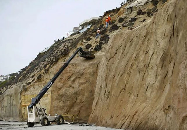 Man falls from cliff while taking a selfie | Khaleej Times