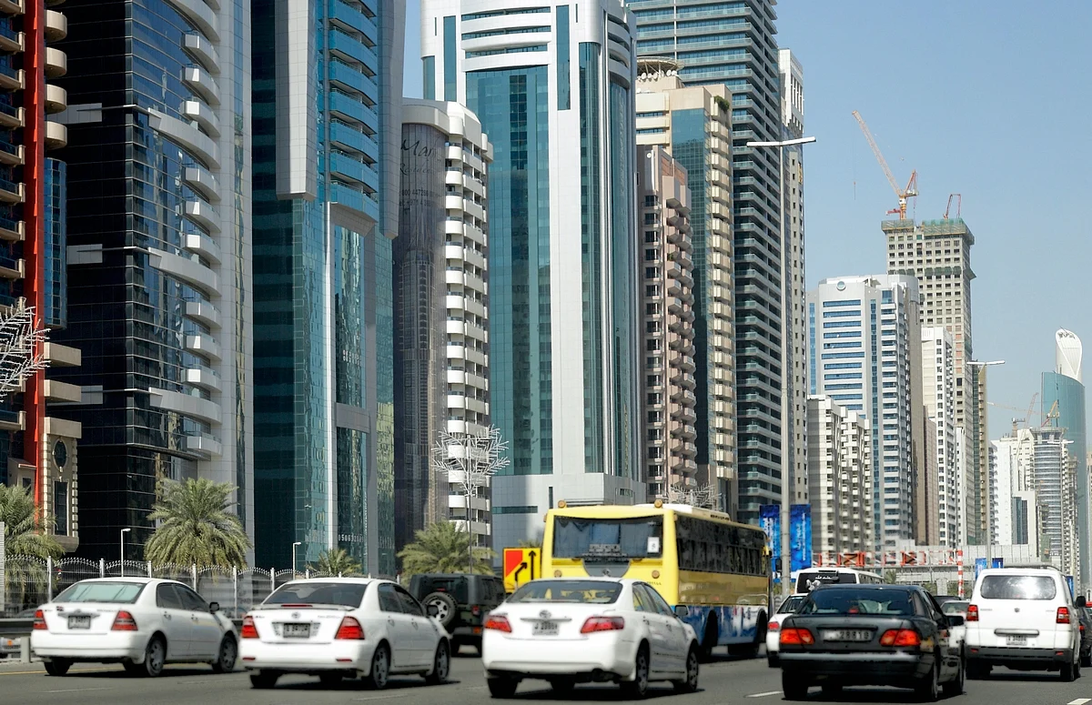 UAE traffic: Accident on Dubai's Sheikh Zayed Road causes tailbacks ...