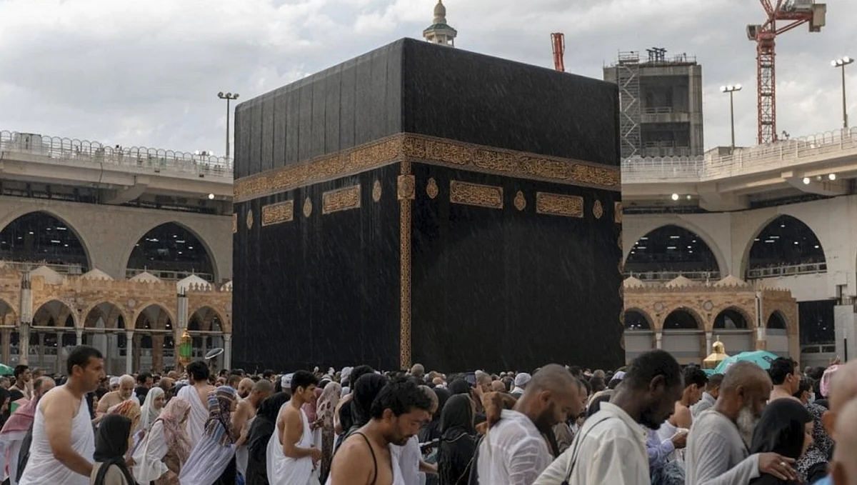 ‘Flights nearly full': UAE pilgrims rush for Umrah as Saudi sees record Ramadan crowds