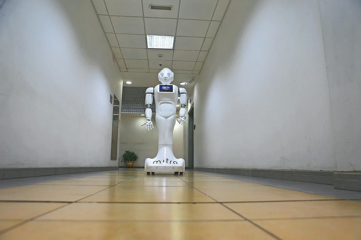 Indian robot urges UAE-based expats to vote | Khaleej Times
