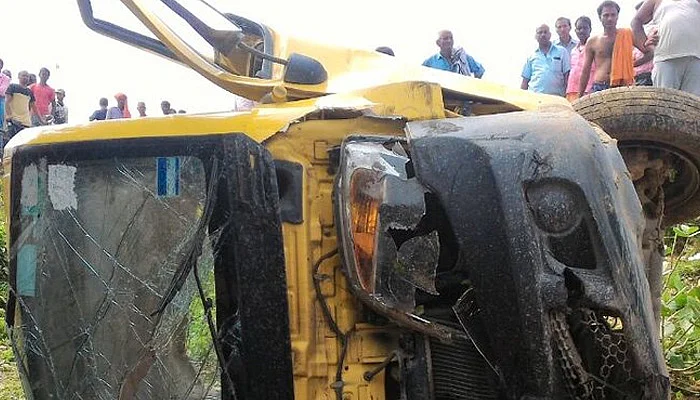 10 school children killed in van-train collision in UP | Khaleej Times