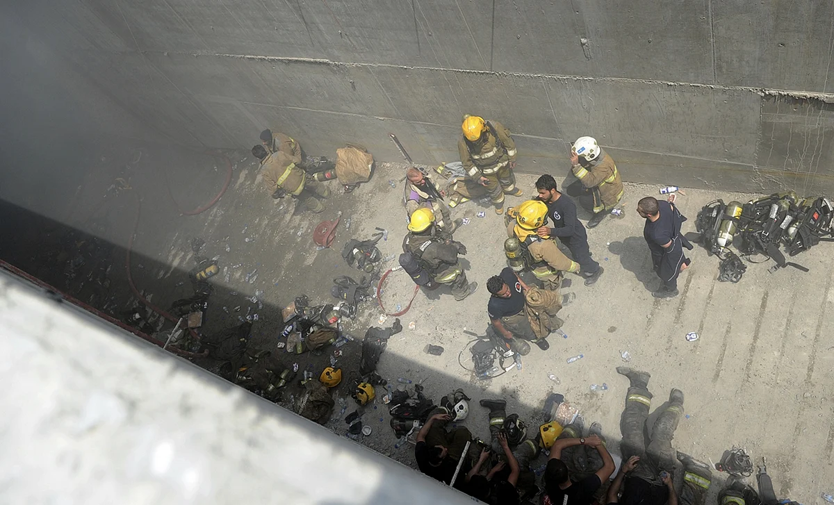 Fire erupts in Kuwaiti mall construction site | Khaleej Times