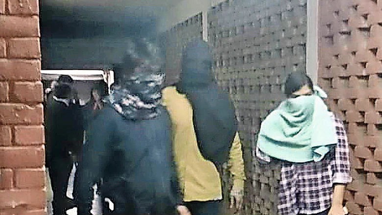 Video: Masked goons attack students, teachers in India's JNU | Khaleej ...