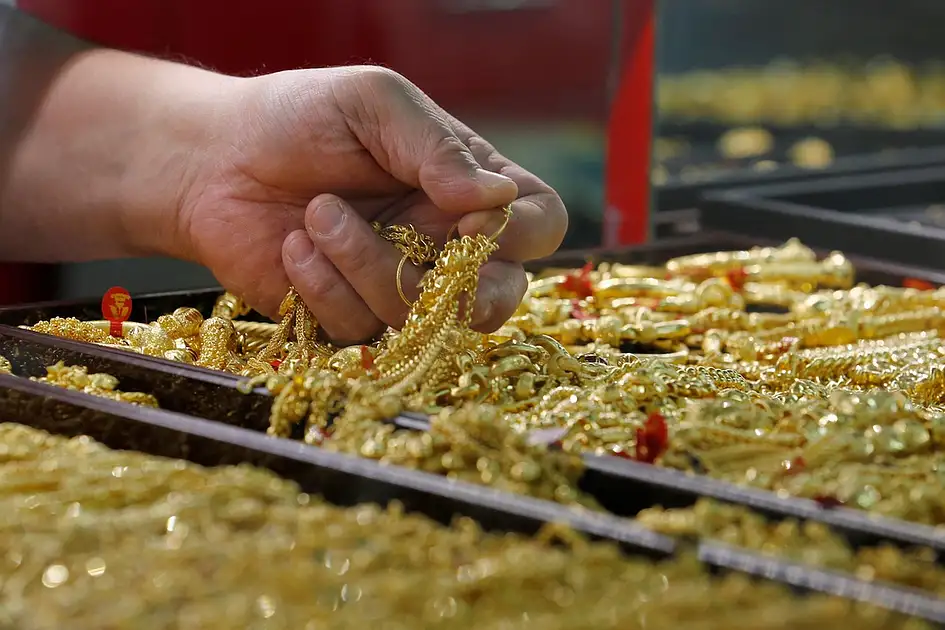 Gold prices in Dubai drop after Fed decision to leave interest rates ...