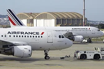 Lufthansa, Air France extend flight suspensions to UAE, Saudi Arabia