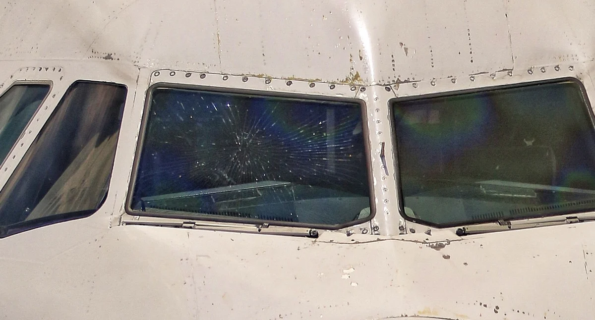 Video: Another flight diverted due to cracked window | Khaleej Times