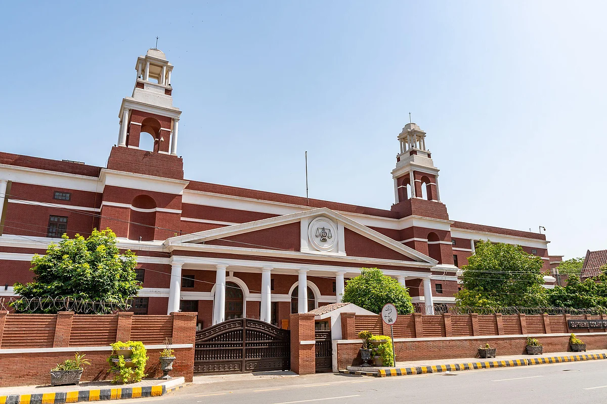 Pakistan: Lawyers foil girl's abduction attempt from court