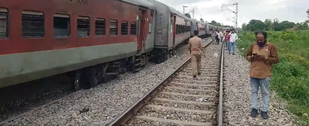 India: Two people dead after passenger train derails in Uttar Pradesh ...