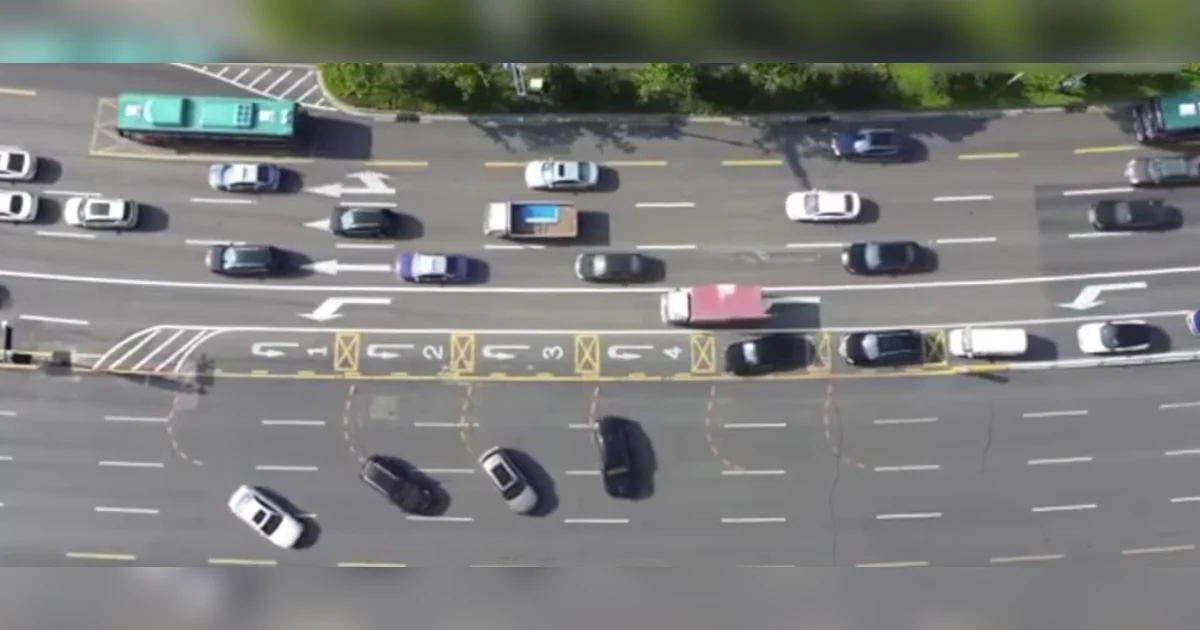 Watch: New traffic lane allows multiple cars to make U-turns at the ...