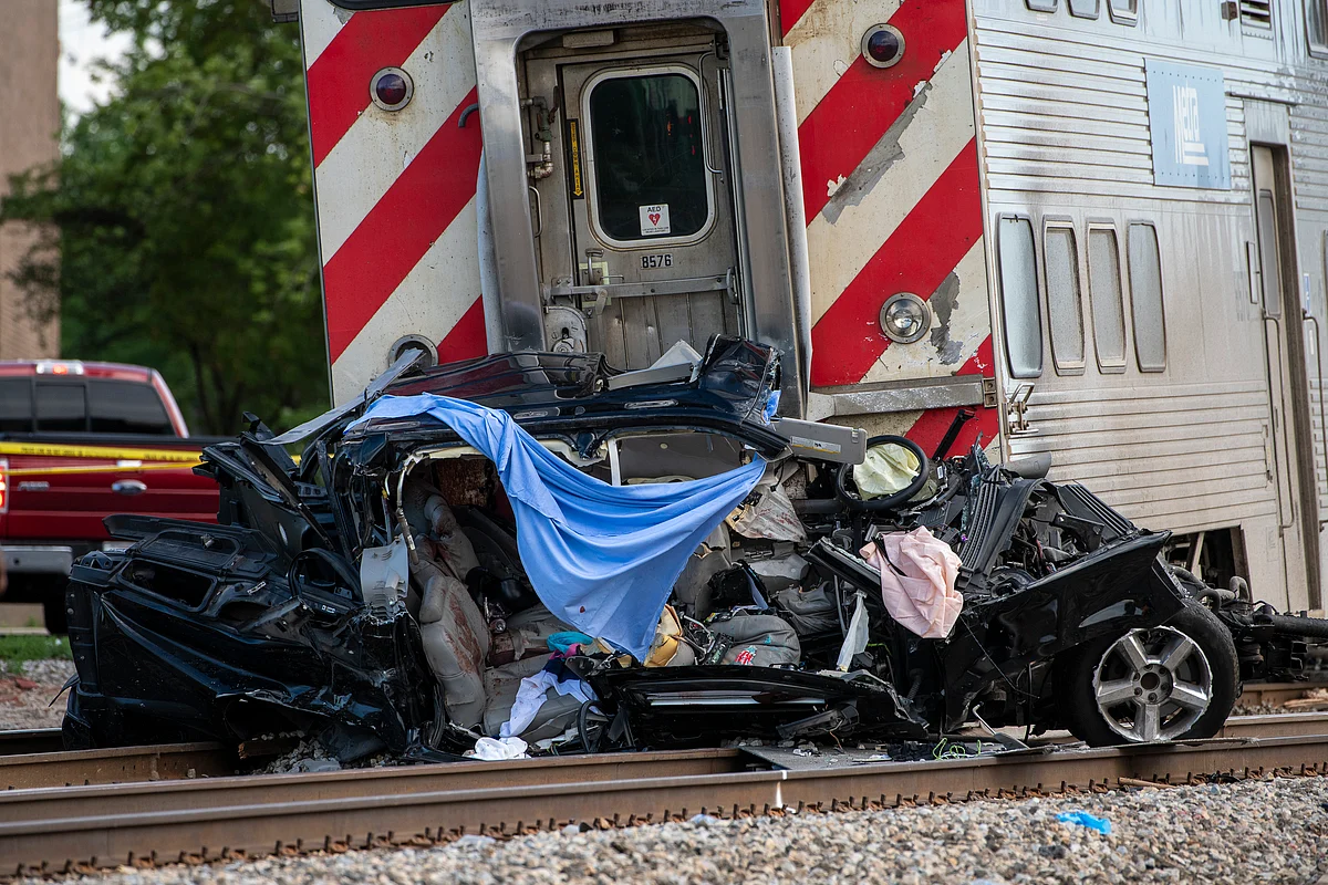 Child among 3 killed after train hits vehicle in US | Khaleej Times