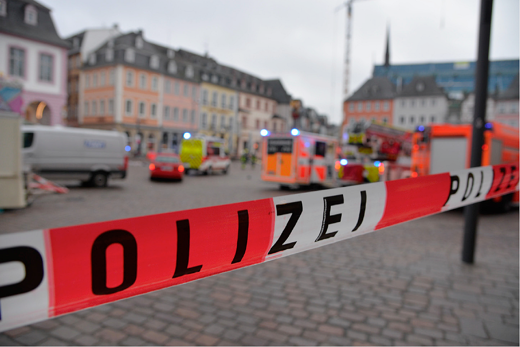 Car hits pedestrians in Germany; 2 killed, 15 injured | Khaleej Times