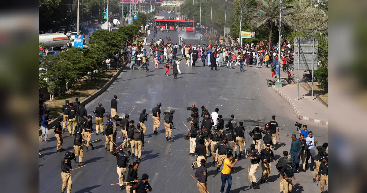 Pakistan Riyst Former Pakistan PM Khan faces court after shock arrest prompts riots ...