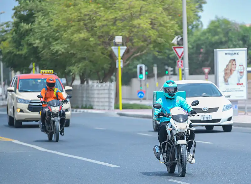 Dubai's RTA detects serious violations by delivery bike drivers during ...