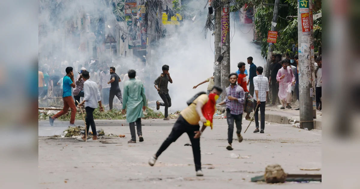 Bangladesh protests: Army out in force as police fire on demonstrators who ...