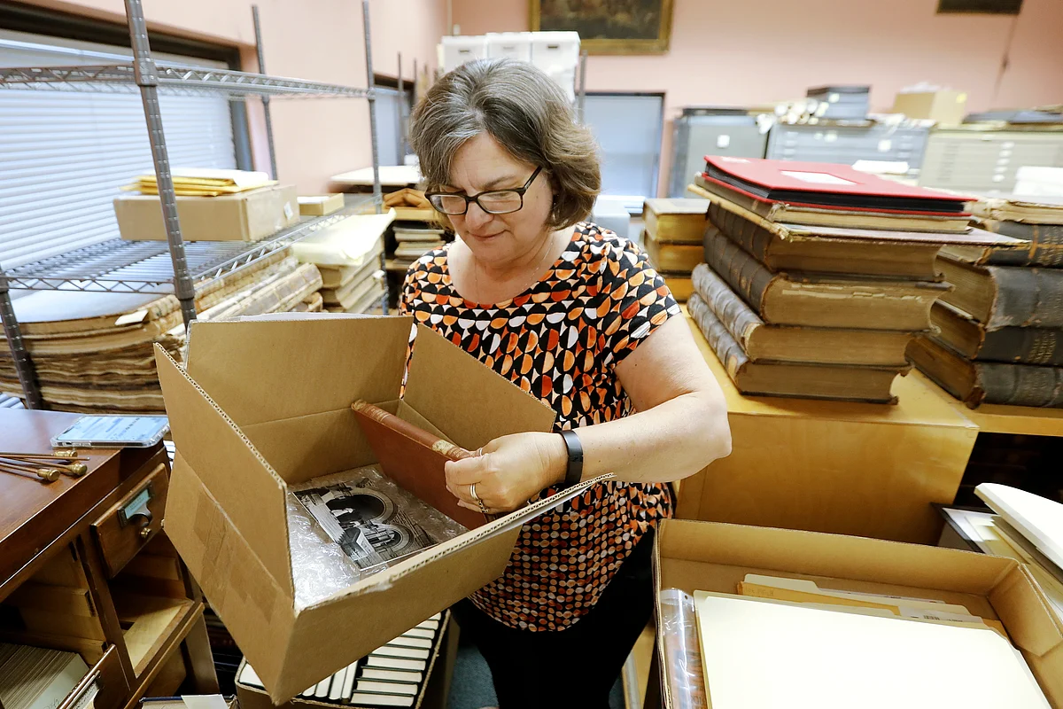 Us Extremely Overdue Book Returned To Massachusetts Library 119 Years