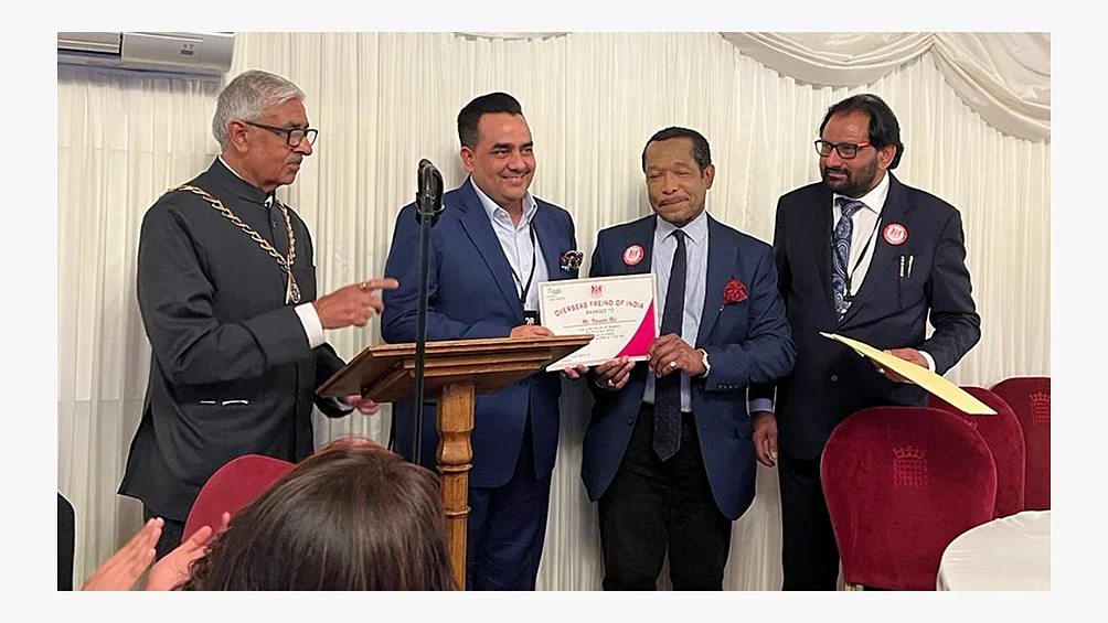 Upendra Rai got felicitated for journalism in the British House of ...