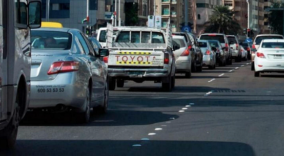 Abu Dhabi motorists report accident on road toward Dubai; delays ...