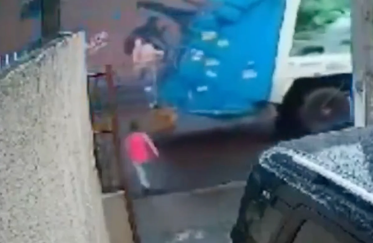 Viral video: Sanitation worker saves child's life in the nick of time ...