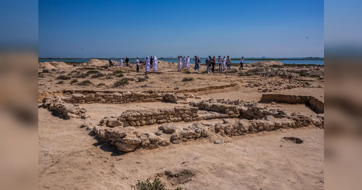 Pearls, oyster shells, pots: What was found in UAE's oldest pearling ...